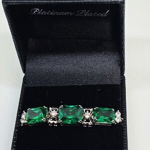 Elegant Simulated Emerald and Simulated Diamond 12.50 ct Bracelet